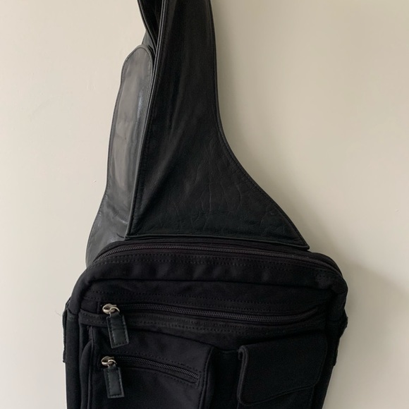 Crossbody bag - Picture 9 of 11